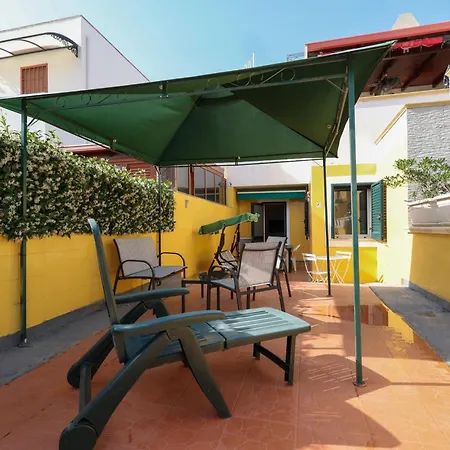 Charming In With Large Terrace *